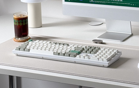 심플 화이트 홈셋업, 키크론 K10 PRO MAX