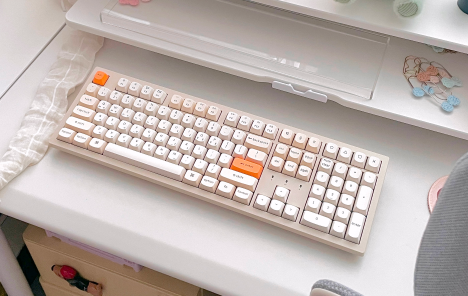 봄 느낌 파스텔 데스크, 키크론 K10 PRO MAX 레트로 파스텔
