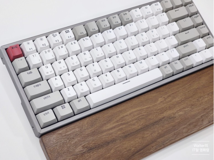 레트로 감성과 키감을 한번에! 키크론 K2 Retro 알루미늄 핫스왑 적축 무선 키보드 Keychron K2 Retro