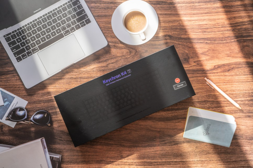 100키 풀배열 컴팩트 무선 블루투스 키보드 키크론 K4 White LED 적축 기계식 키보드