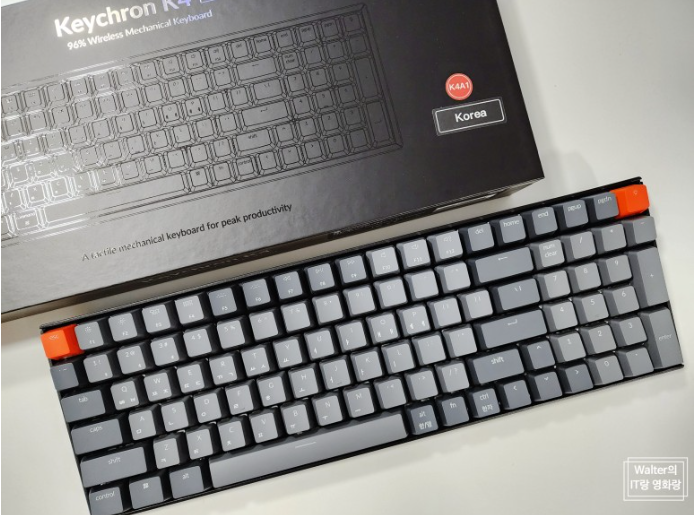 큰데 작아요(?), 컴팩트한 풀배열 키보드! 키크론 K4 White LED 적축 무선 기계식 키보드