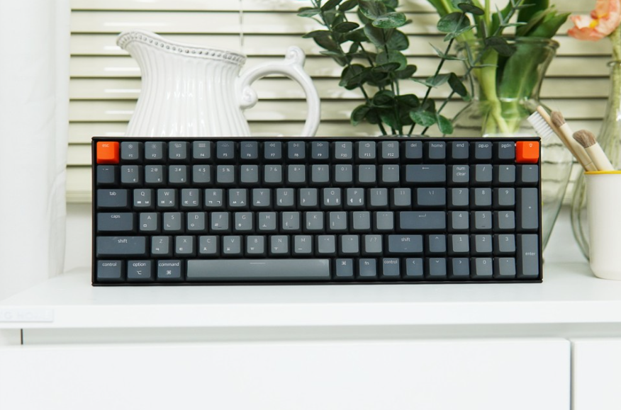 플랫폼을 가리지 않는다. 키크론 K4 기계식 키보드
