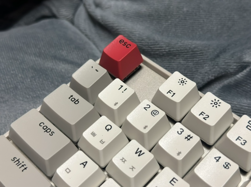 맥북 키보드 추천, 블루투스 3개 연동이 가능한 무선 키보드 '키크론 K8'