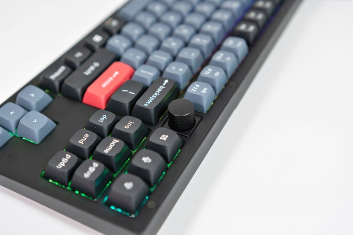 Keychron 키크론 V3 Knob 커스텀키보드 핫스왑을 지원하는 텐키리스 기계식 키보드