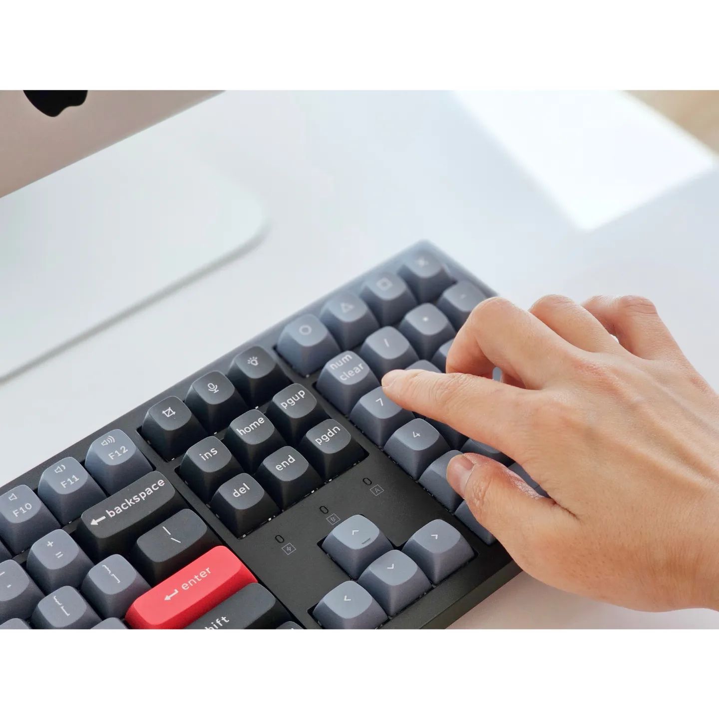 사무용으로 사용하기 좋은 키크론의 풀배열키보드 !