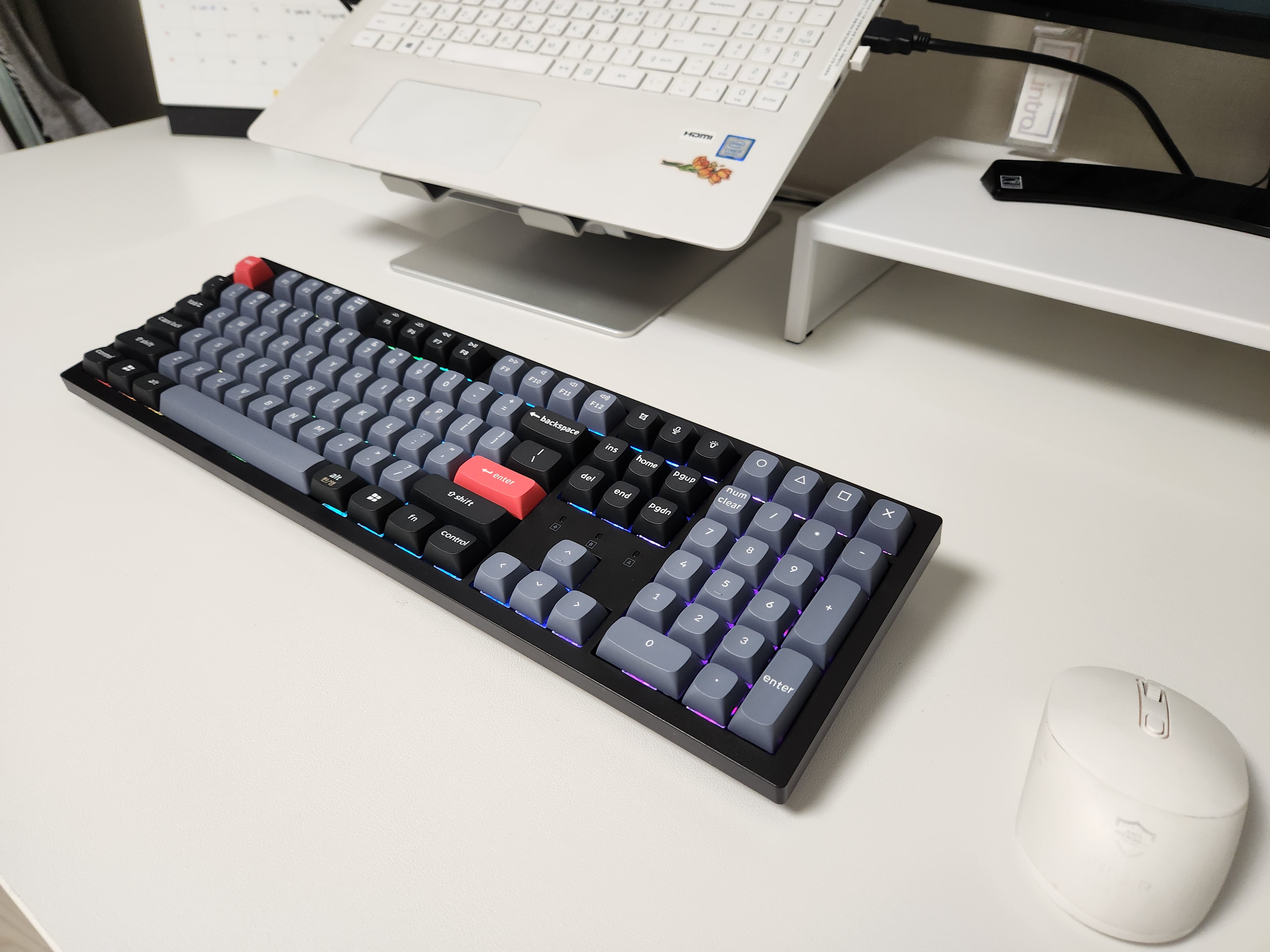 영롱한 컬러가 매력적인 무선 미니 키보드 B1 / B6