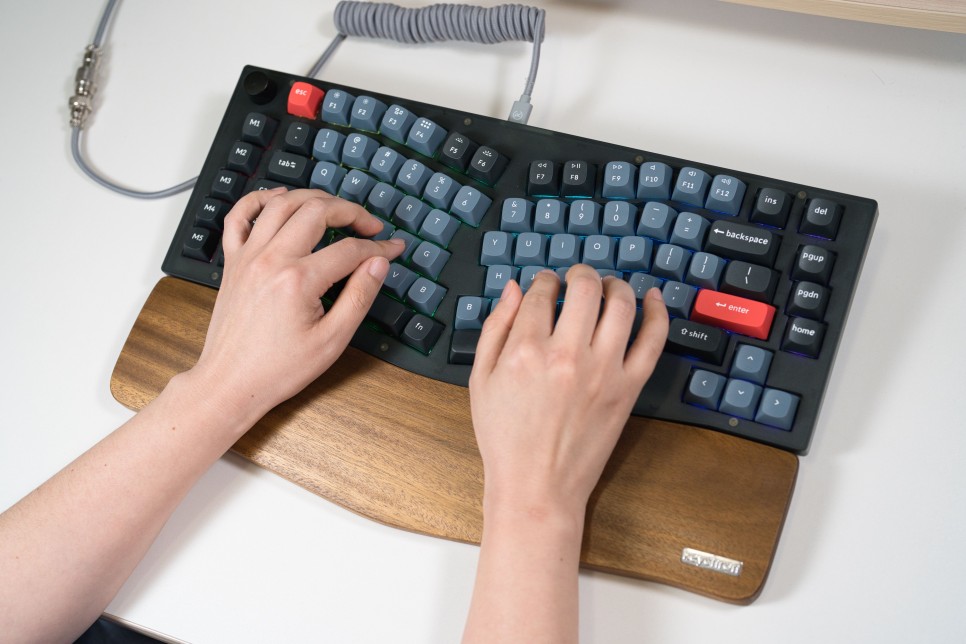 가성비 앨리스 레이아웃 키보드~ 키크론 V10