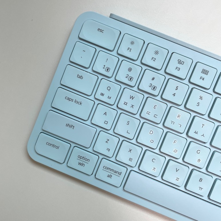 휴대하기 간편하고 트랜드한 키크론 B1 미니키보드 리뷰!