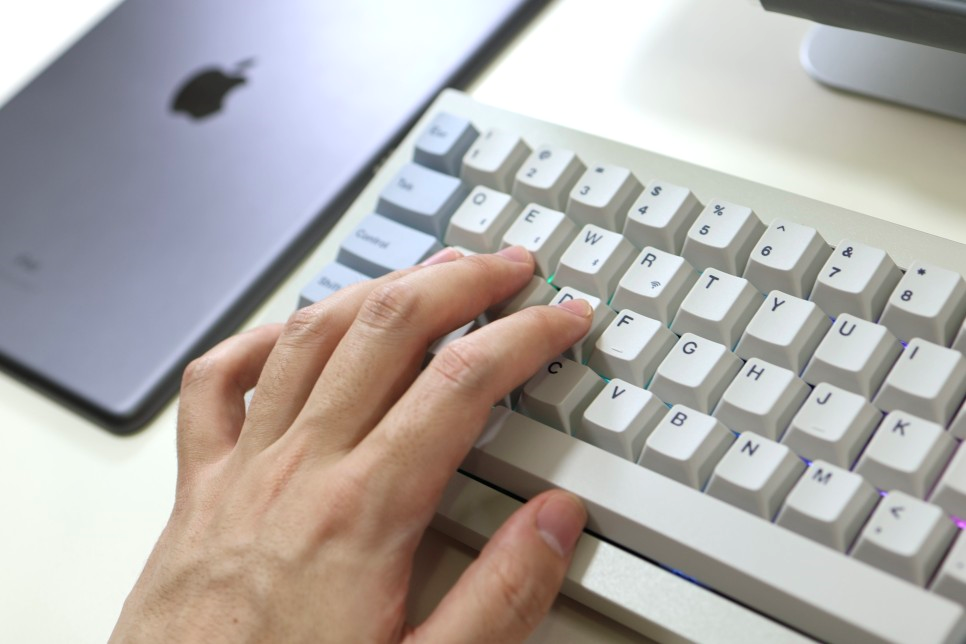 키크론 커스텀키보드 레트로 무선 VIA Q60 MAX 후기