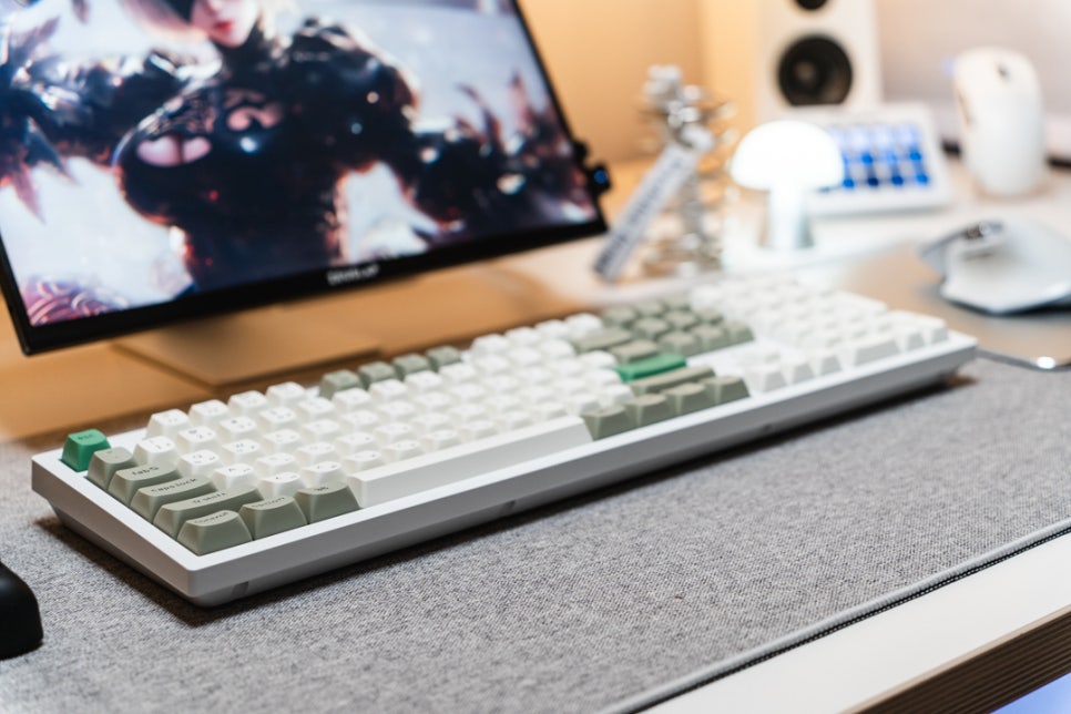 키크론 V3 MAX 무선 기계식 화이트 키보드, 바나나축 vs 저소음 화이트축 비교