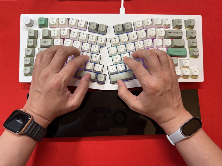 연말 선물 키크론 V10 PRO MAX 손목보호 인체공학 앨리스 배열 기계식 키보드 입문