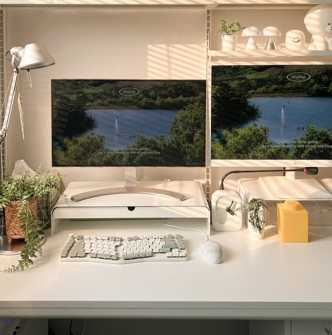 깔끔하면서 포인트 컬러가 매력적인 키크론 K15 PRO MAX